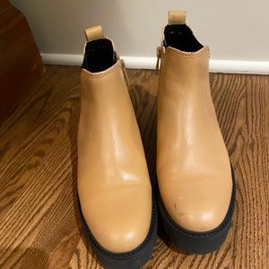 Franco Sarto Balin Bootie size 7, color camel